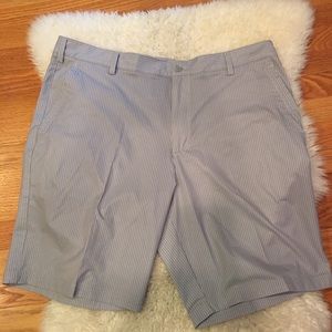 Men’s Adidas striped golf shorts size 38